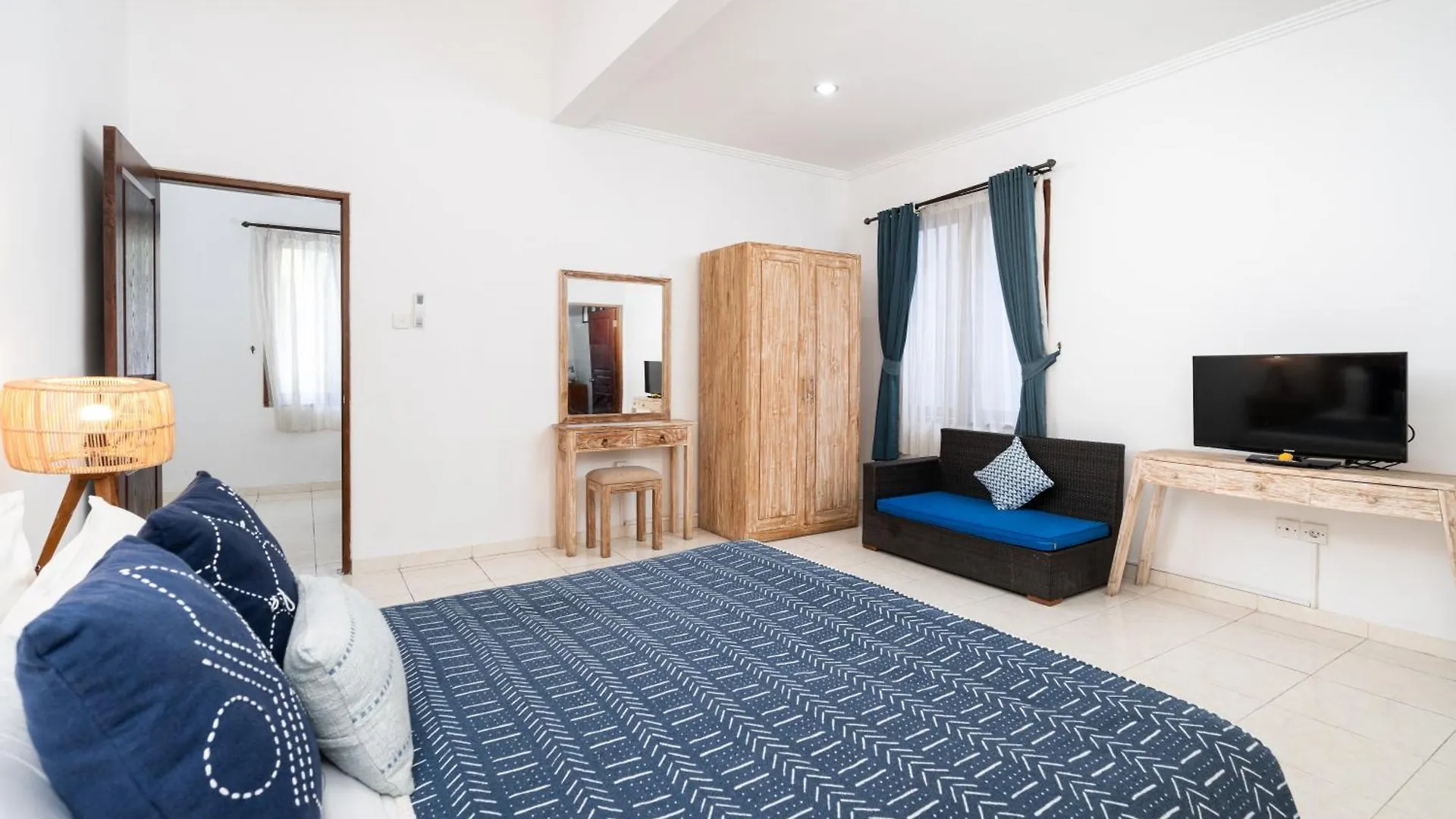 Bali Huis Villa 塞米亚克