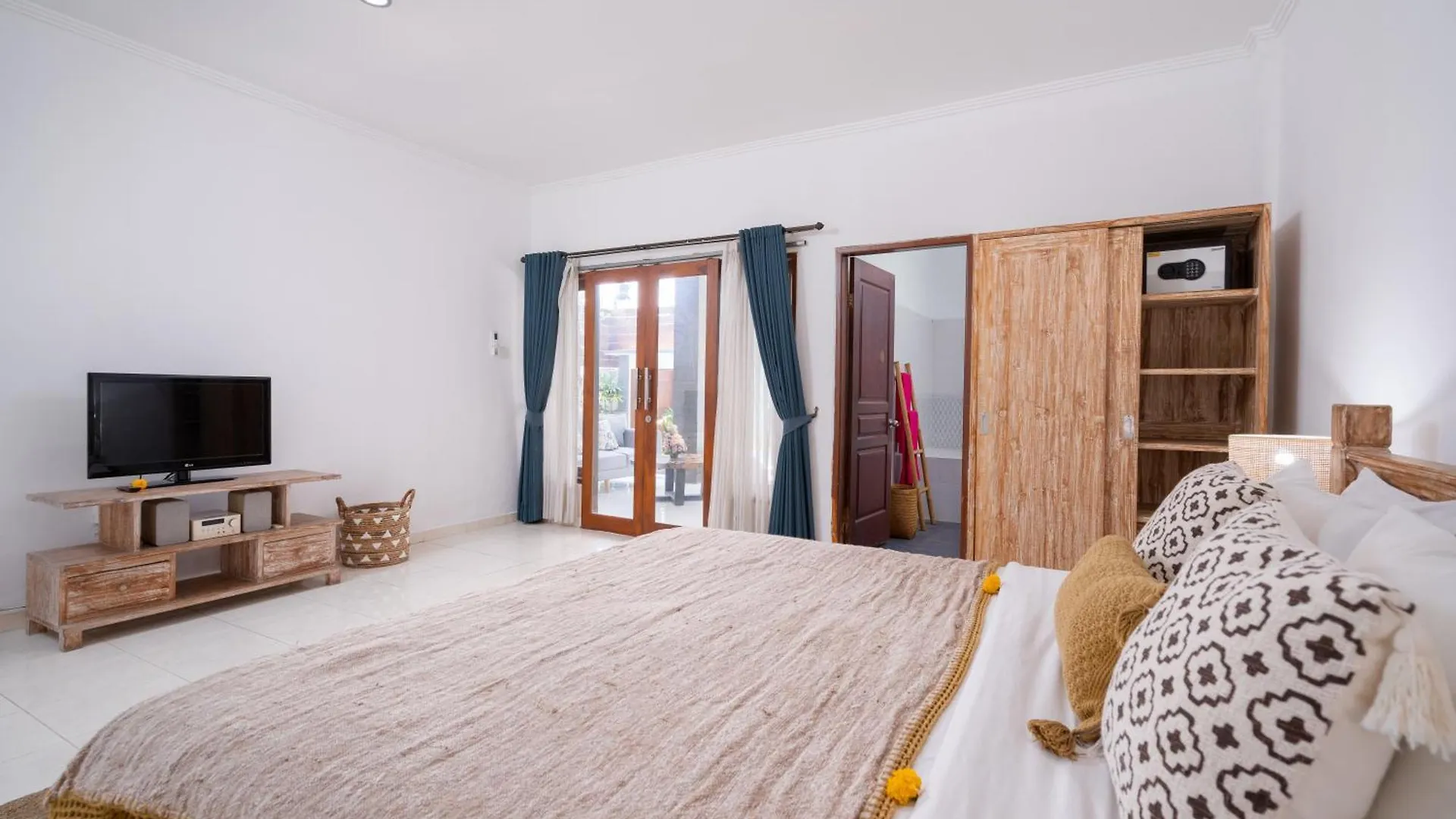 Bali Huis Villa 塞米亚克