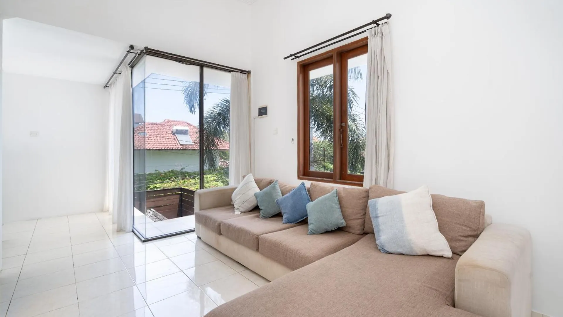 Bali Huis Villa 塞米亚克 印尼