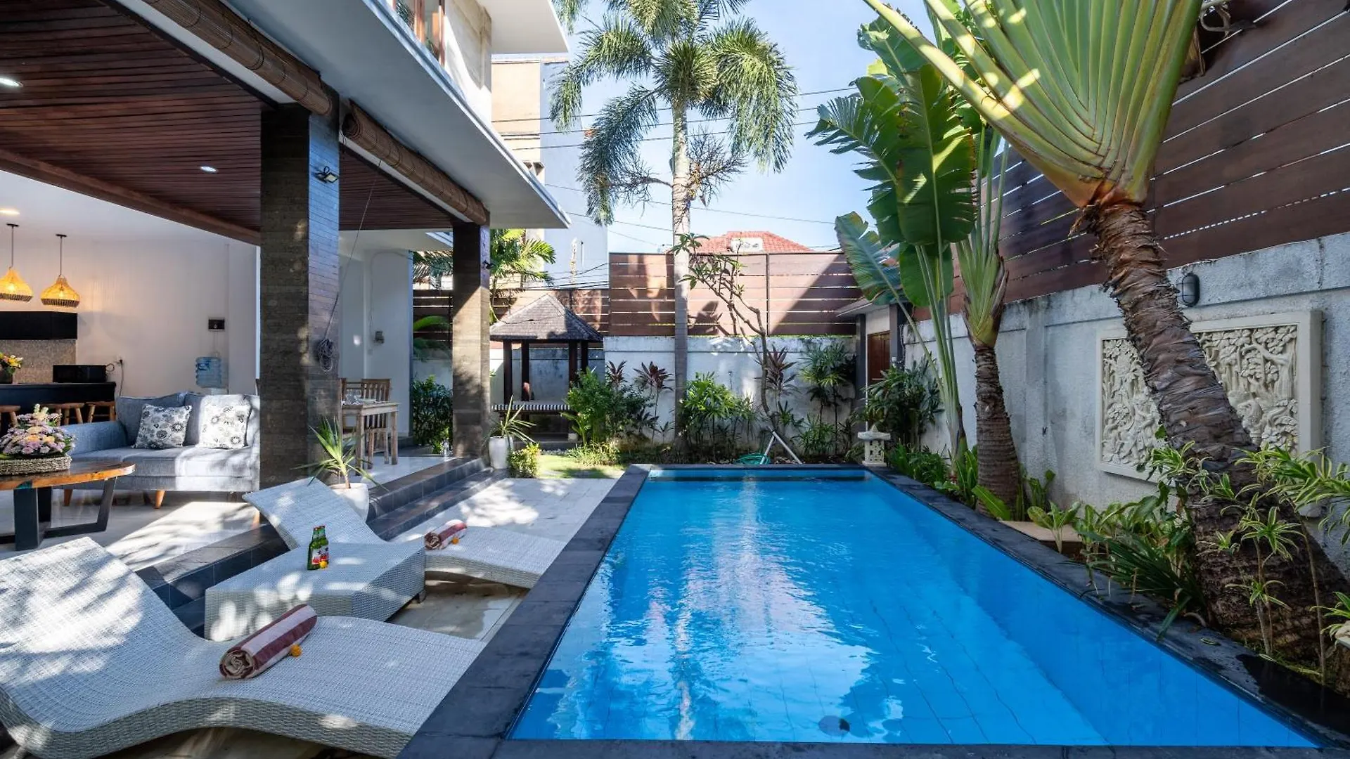 Bali Huis Villa 塞米亚克